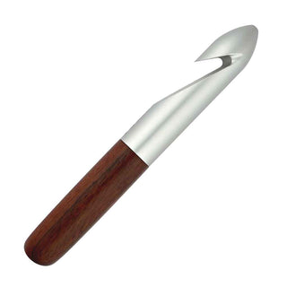 Jumbo Inline Crochet Hook Kit with straight aluminum hook and threaded post. Designed for thick yarns and easy handle turning using the Handle Anything System. 25mm size Alt